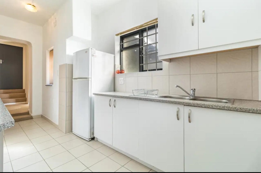 To Let 2 Bedroom Property for Rent in Camps Bay Western Cape